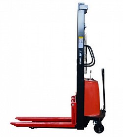 На сайте Трейдимпорт можно недорого купить Штабелер с электроподъемом OXLIFT SES4005. 